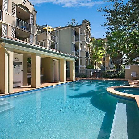 Beaches On Wave Street Gold Coast Exterior photo