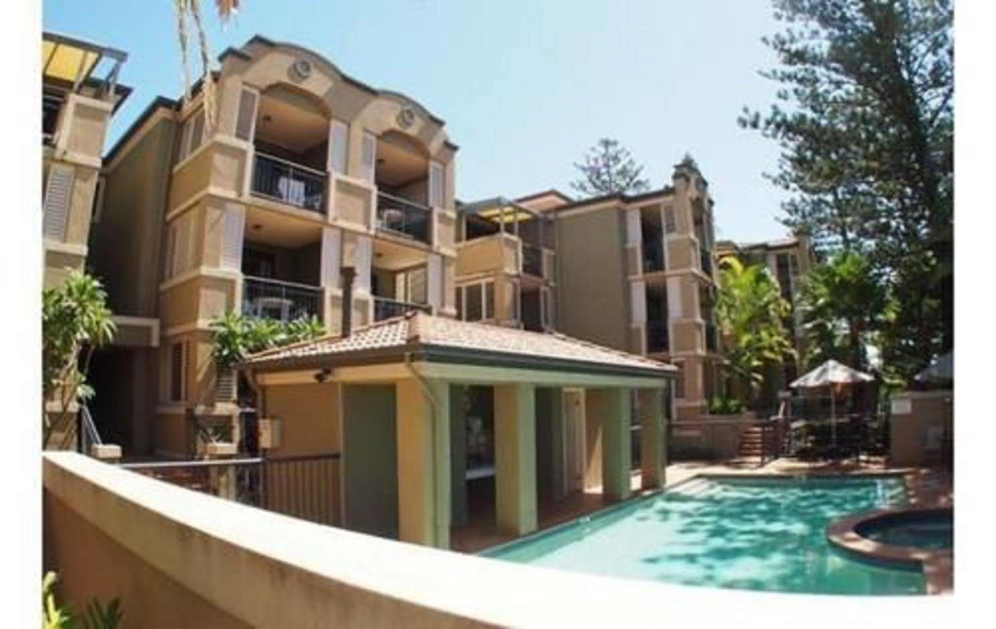 Beaches On Wave Street Gold Coast Exterior photo